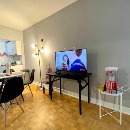 Affordable Cuttie 4 Persons 2 Beds In Downtown Appartement Montréal Buitenkant foto