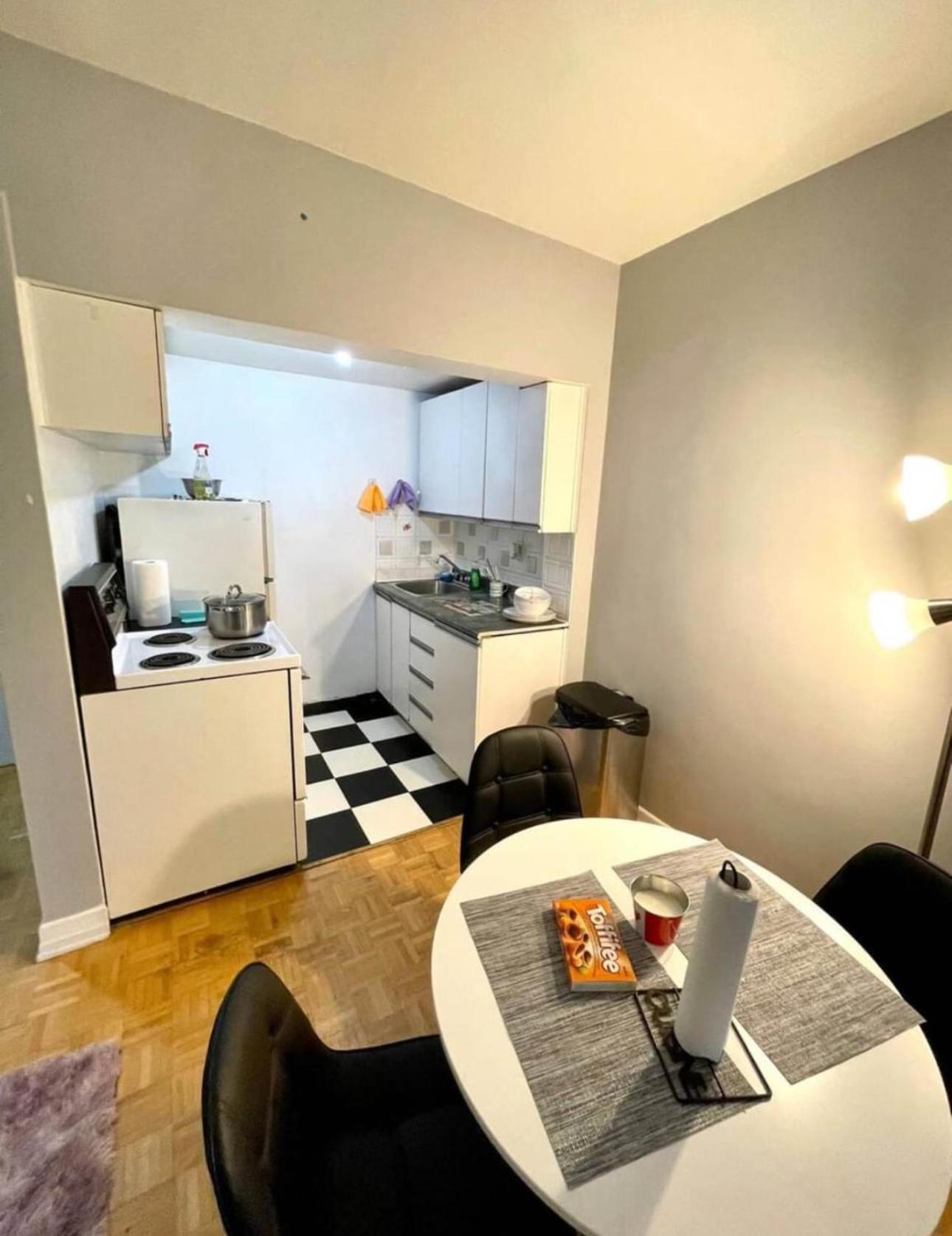 Affordable Cuttie 4 Persons 2 Beds In Downtown Appartement Montréal Buitenkant foto