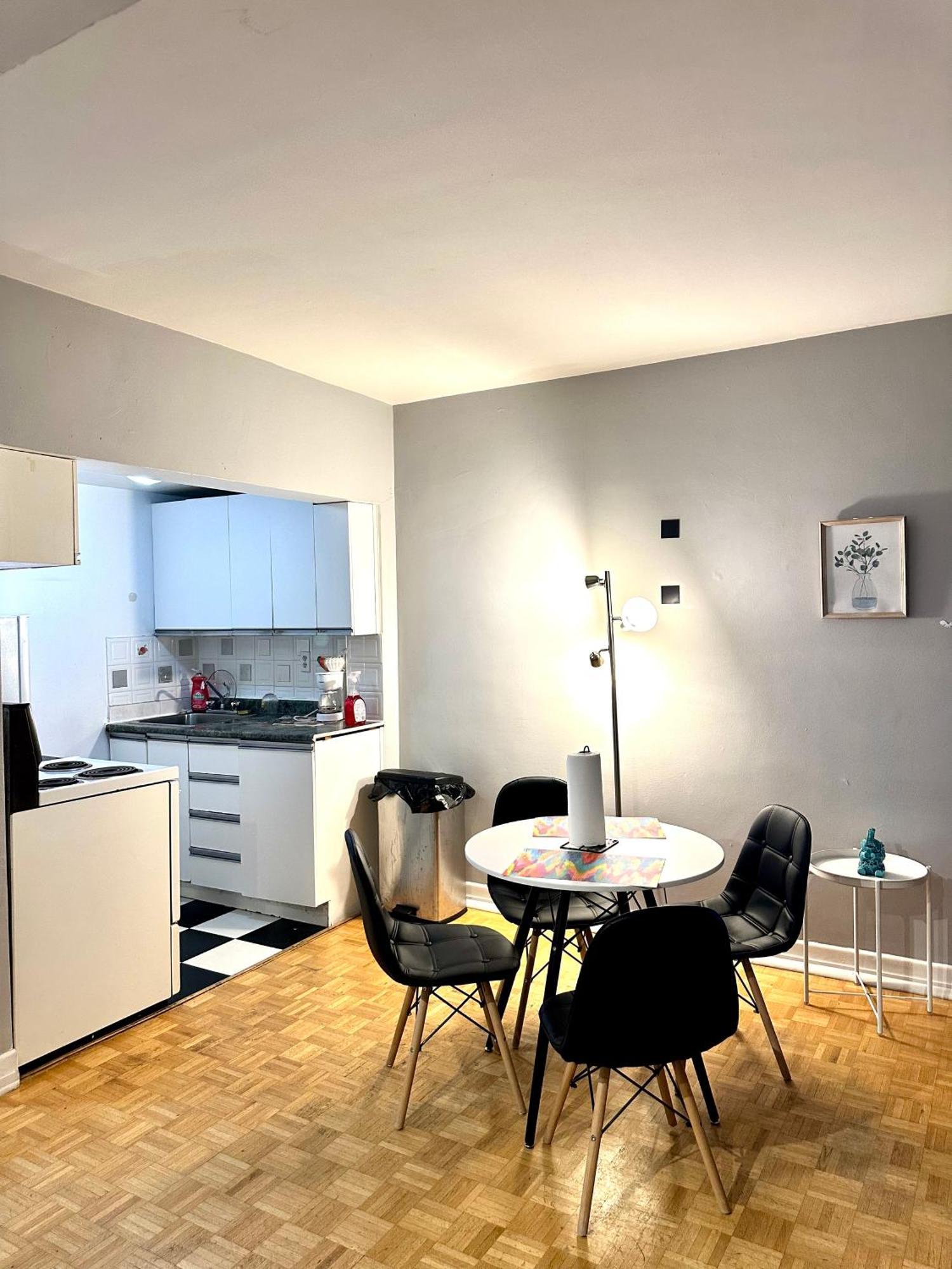 Affordable Cuttie 4 Persons 2 Beds In Downtown Appartement Montréal Buitenkant foto