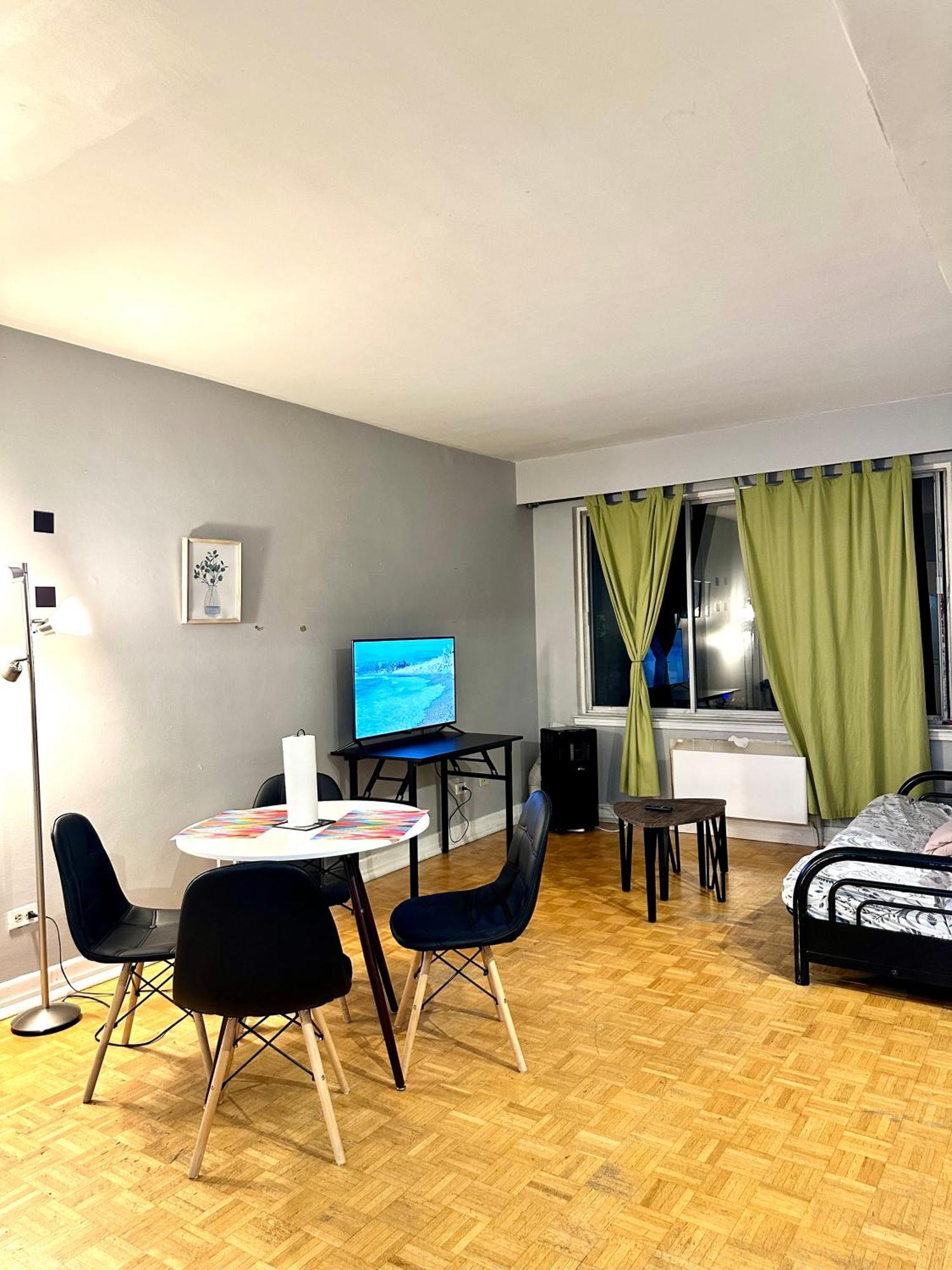 Affordable Cuttie 4 Persons 2 Beds In Downtown Appartement Montréal Buitenkant foto